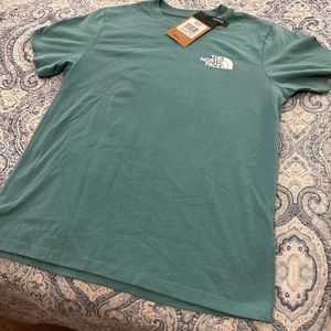 North Face tee NWT